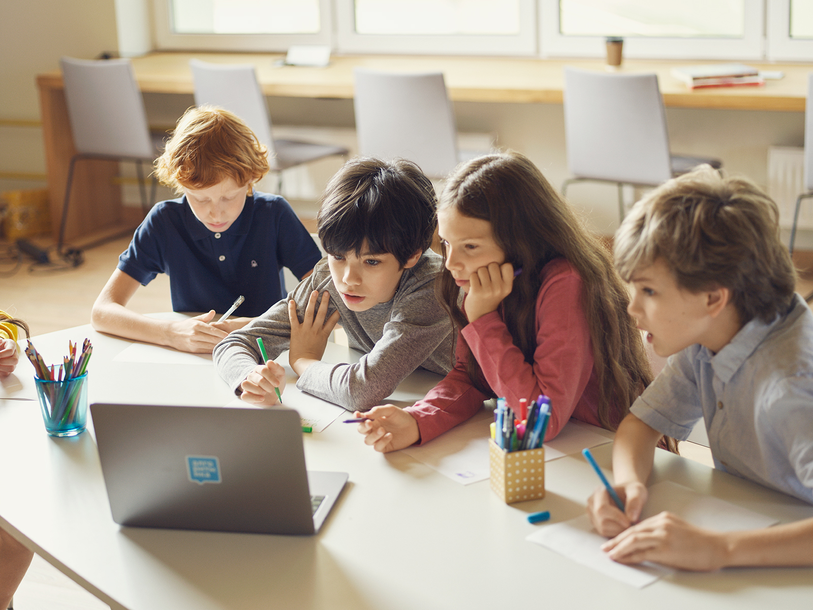 Schüler bei Gruppenarbeit